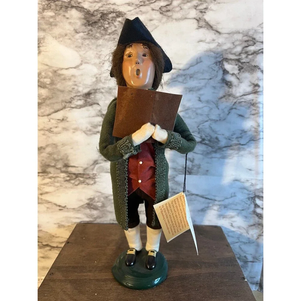 Byers' Choice Ltd. 1998 Williamsburg Colonial Caroler Figurine with songbook